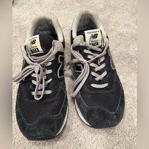 New Balance Men's Gray and Black Sneakers